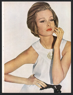 David Webb 1962 Gold and Diamond Clip, Photo Penn