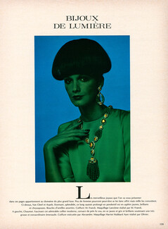 Van Cleef & Arpels 1971 Photo Guégan