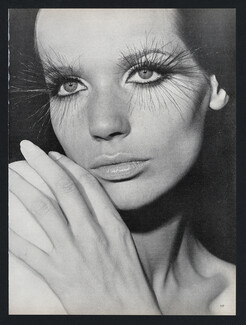 Veruschka 1968 Lashes, Eye view of fantasy, Photo Rubartelli