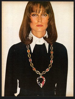 Bulgari 1971 Coral, Onyx, Diamonds Pendant Necklace, Photo Helmut Newton