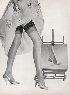 Jacques Fath (Lingerie) 1954 Stockings, Photo Louise Dahl-Wolfe
