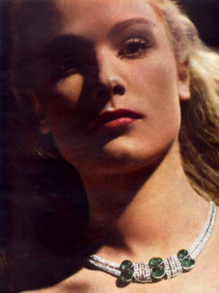 Dusausoy 1946 Necklace, Photo Arik Népo