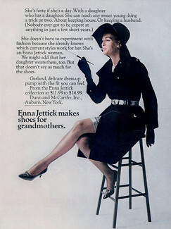 Enna Jettick (Shoes) 1967 Cigarette Holder