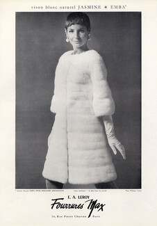 Fourrures Max 1966 Fur Coat