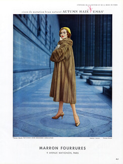 Marron Fourrures (Fur clothing) 1960 Photo Virginia Thoren