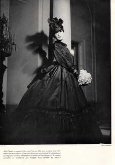Chanel 1934 Mlle Gabrielle Chanel Model Theatre Costume Queen Victoria Dress
