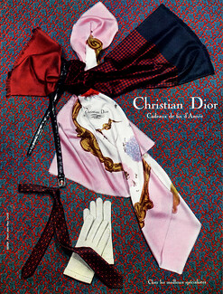 Christian Dior (Fashion Goods) 1963 Photo Jean-Paul Cadé