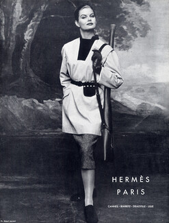 Hermès (Couture) 1956 Photo Robert Laurent, huntress