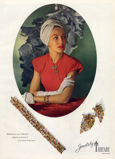 Trifari (Jewels) 1945 Bracelet, Earrings