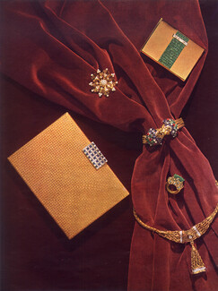 Van Cleef, Cartier, Boucheron, Chaumet 1948 (6 illustrated pages) Minaudière, Powder Box, Clips, Bracelets, Rings, Necklace, 6 pages