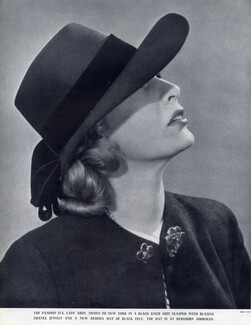 Chanel (Jewels) 1936 Hat Caroline Reboux, Photo Man Ray
