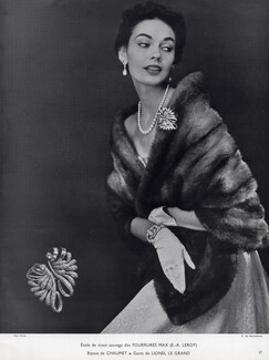 Chaumet 1953 Necklace, Bracelet, Brooch, Earrings, Fourrures Max, lionel Le Grand (Gloves), Photo Guy Arsac