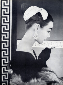 Albouy (Millinery) 1955 Cigarette Holder, Photo Henry Clarke