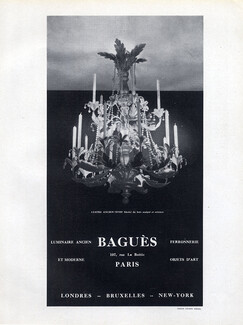 Baguès (Decorative Arts) 1929 Lustre de Bois Sculpté et Cristaux (XVIII siècle)