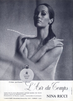 Nina Ricci (Cosmetics Perfumes) 1966 L'Air du temps, Photo Nicolas Sagesse