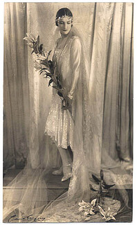 Yvonne Gregory (Photographer) 1929s Original Photo for Marshall & Snelgrove with Doris Cooper (Top Model) Signed photo