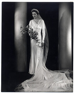 Marshalls & Snelgrove 1935 Original Photo for Marshall & Snelgrove, Doris Cooper (Model) Wedding Dress