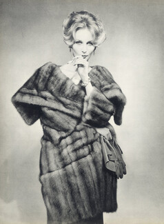 André Sauzaie (Fur Clothing) 1958 Photo Guy Bourdin