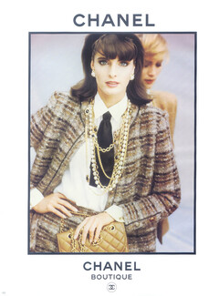 Chanel Boutique 1982 Handbag
