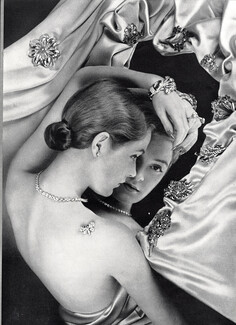 Tiffany & Co. (High Jewelry) 1941 Mrs William Rhinelander Stewart, Erwin Blumenfeld