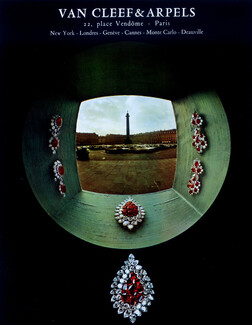 Van Cleef & Arpels 1968 Earrings, Place Vendôme