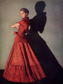 Jeanne Lanvin Castillo 1953 Evening Gown, Robe du soir en soie fleurie, basque plissée, volant au bas de jupe, Photo Pottier