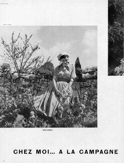 Véra Boréa (Couture) 1952 Robe paysanne, Photo Henry Clarke