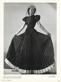 Véra Boréa 1939 robe du soir en faille noire, boutons bijoux, Photo Joffé