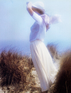 Nina Ricci (Perfumes) 1986 L'air Du Temps vu par David Hamilton