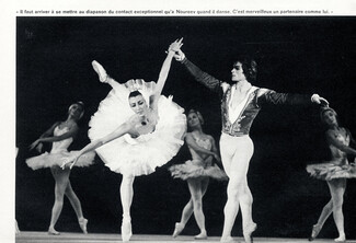 Claire Motte une étoile au Palais des Sports, 1969 - Claire Motte & Rudolf Noureev Le Lac des Cygnes, Texte par Léon Zitrone, 6 pages