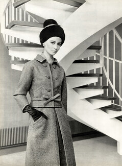 Christian Dior 1962 Tailleur ceinturé, Photo de Vassal
