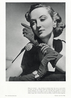 Cartier 1937 Earrings, Bracelet (Snake) Pince Clips (Flower), Photo Joffé-Studio-Monneret