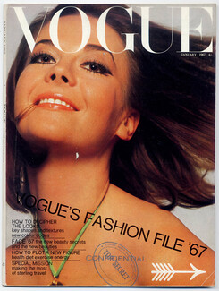 UK Vogue British Magazine 1967 January, Natalie Wood, David Bailey, Helmut Newton, 92 pages