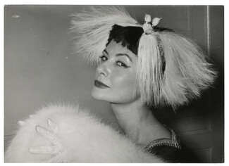 Carita & Alexandre (Hairstyle) 1952 Original Photo Press Record