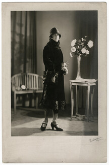 Emile Bechoff 1924 Fur coat, Original Fashion Photograph Rahma