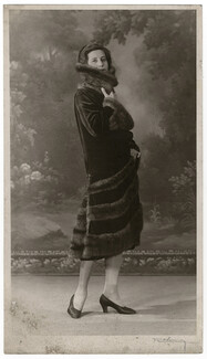 Emile Bechoff 1924 Fur Coat, Original Fashion Photograph Rahma