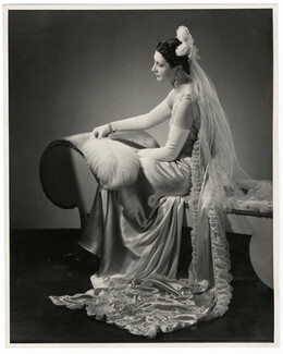 G. Scott Bushe (Photographer) 1930s Original Photo for Marshall & Snelgrove with Doris Cooper (Model)