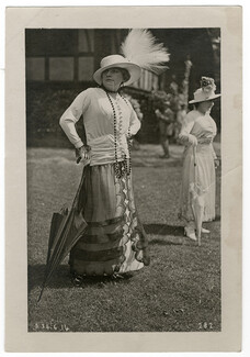 Gustave Martin (Photographer) 1914 "La Mode aux Courses", Original Fashion Photography