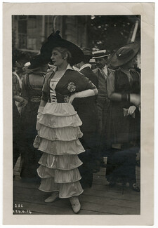 Gustave Martin (Photographer) 1914 "La mode aux courses", Original Fashion Photography