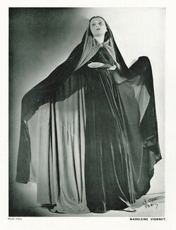 Madeleine Vionnet 1937 Evening Gown, Cape, velvet Ducharne, Photo Madame D'Ora