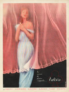 Valisère (Lingerie) 1954 Nightgown, Lace, Photo Harry Meerson
