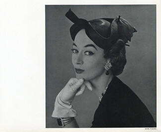 Max Boinet 1954 Bracelet, Earrings, Necklace, Rose Valois (Tricorne)