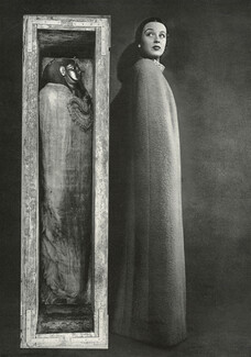 Hattie Carnegie 1940 Cape "The Mummy case Silhouette" Patricia Morison, Photo Louise Dahl-Wolfe