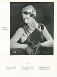 Suzanne Farnier 1934 chapeau pour le soir en peau de serpent dorée, Photo D'Ora