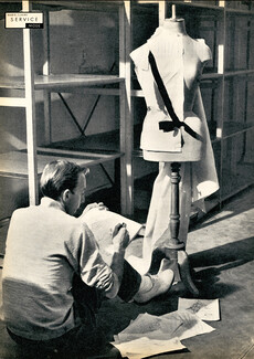 Nous Avons Vu Naître La Mode, 1954 - Chez Jacques Fath, Naissance d'une Collection, Photos Willy Rizzo, Text by Odette Valeri, 6 pages