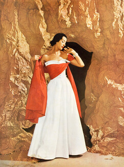 Balenciaga 1949 Evening Gown, Red silk stole, Photo Philippe Pottier