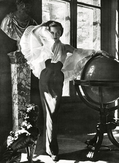Jacques Fath 1952 Etole volanté en organdi, Pierre Brivet, Evening Gown, Laffolay, Photo Philippe Pottier