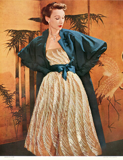 Jacques Fath 1952 Robe du soir brodée de paillettes irisées, Evening Coat, Bianchini Férier, Photo Philippe Pottier