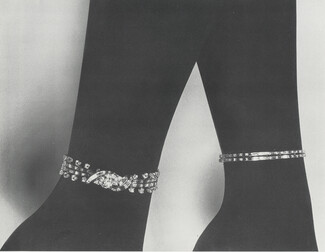 Mellerio Dits Meller 1980 Bracelet de cheville, Ankle bracelet, Photo Guy Bourdin