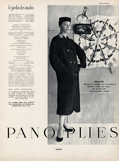 Hermès 1952 Manteau de Laffolay, Foulard "Paris qui Roule", Photo Nicole Bukzin